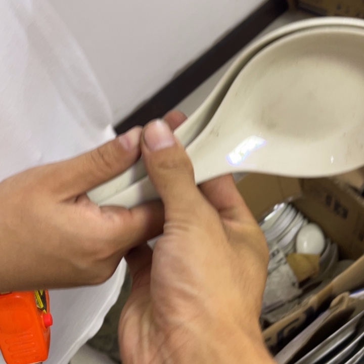 盘子碗啥都有好便宜的！