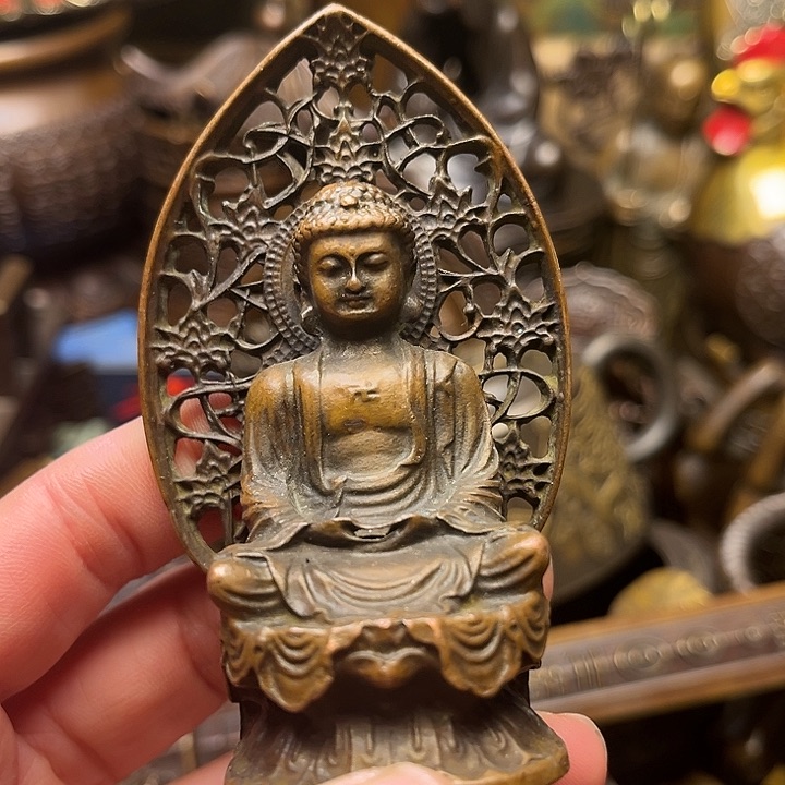 精美铜器批发档口