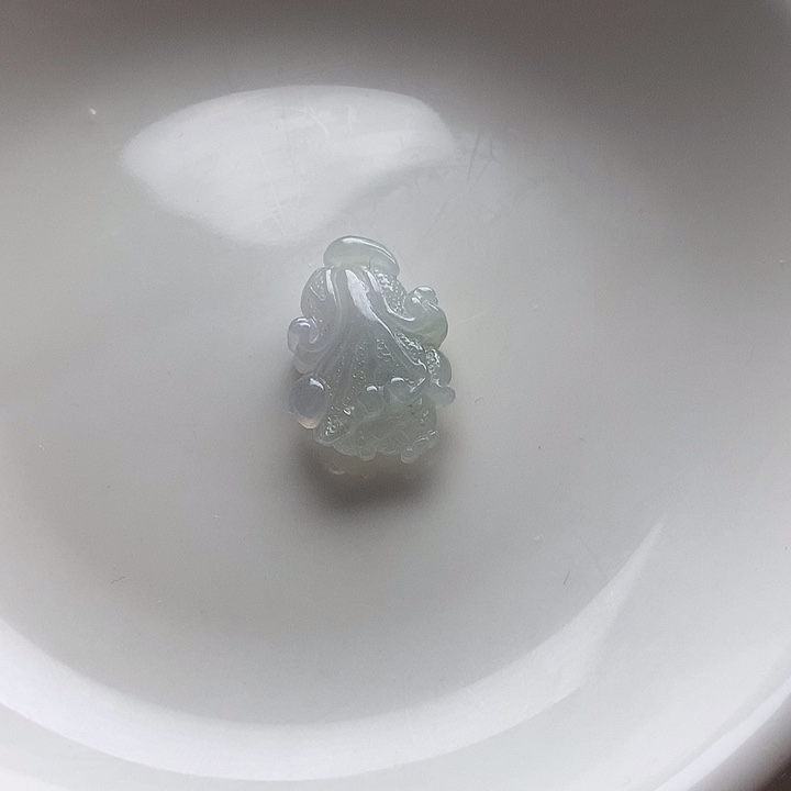 翡翠未镶嵌挂件冰白菜