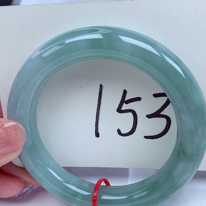 翡翠手镯未镶嵌翡翠