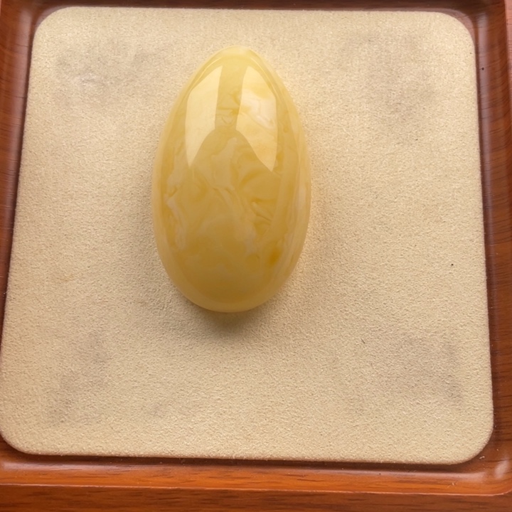 裸石琥珀未镶嵌好