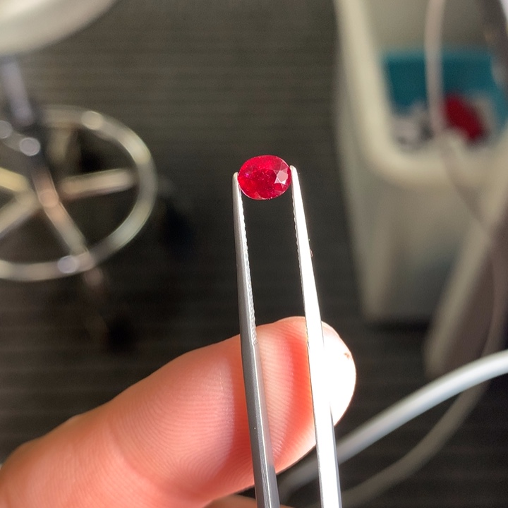 红宝石裸石未镶嵌0.96克拉无烧鸽血红红宝石