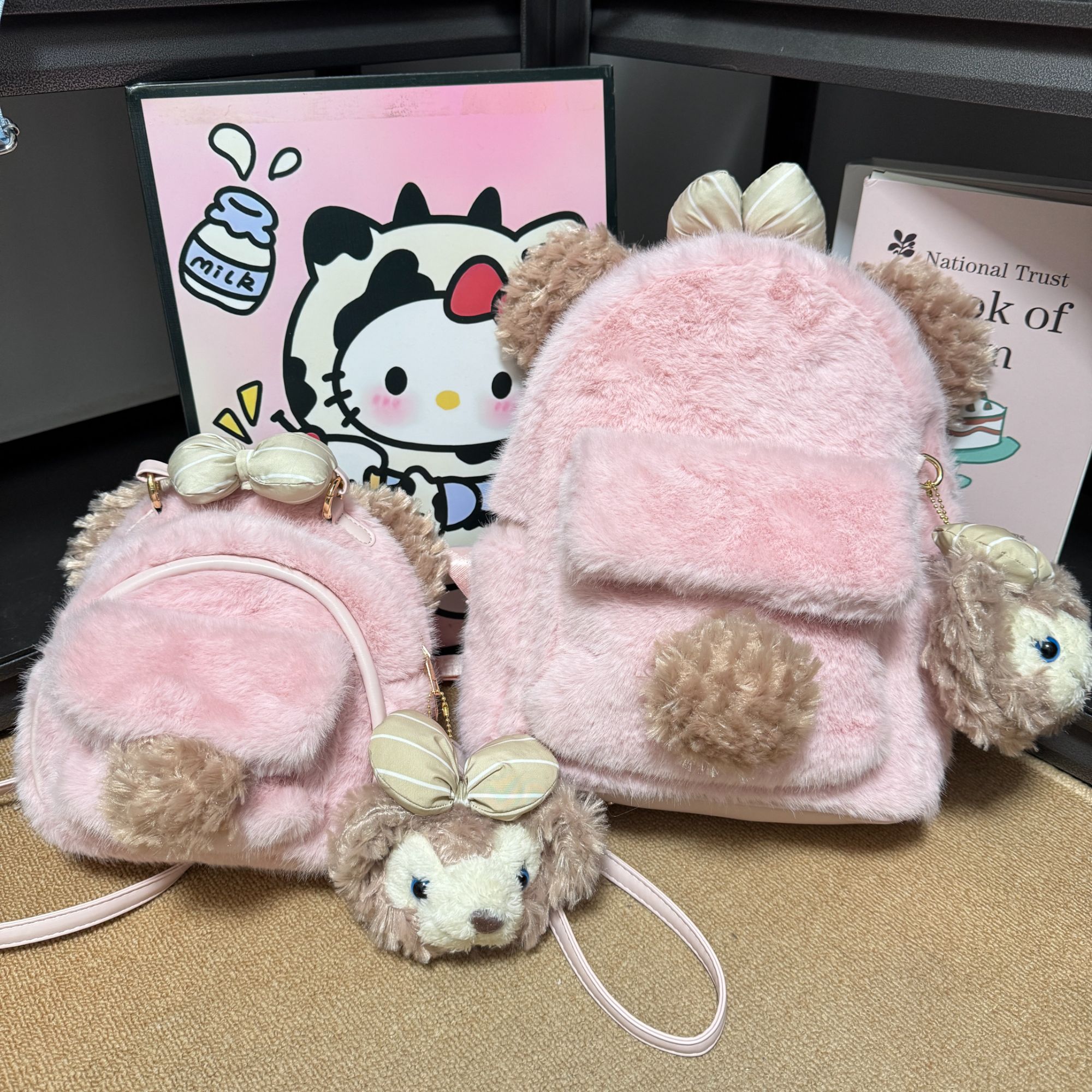 【甜心】甜妹闭眼入！雪莉玫粉色毛绒双肩包可放a4～送零钱包玩偶挂件