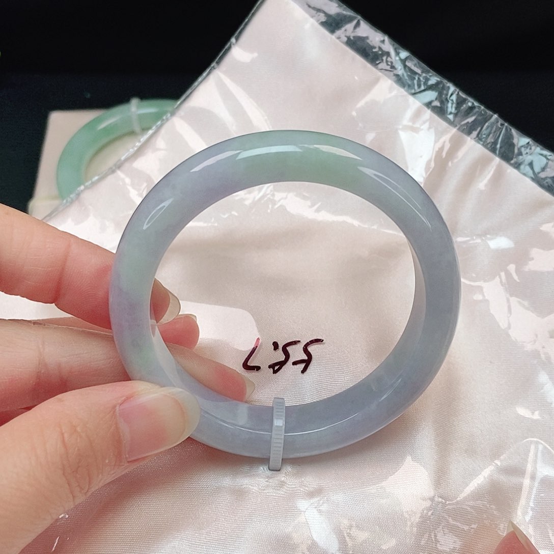 翡翠手镯未镶嵌正圈