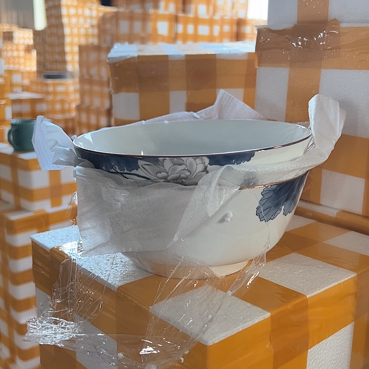 微瑕介意勿拍不退不换 荷花8英寸汤碗2支