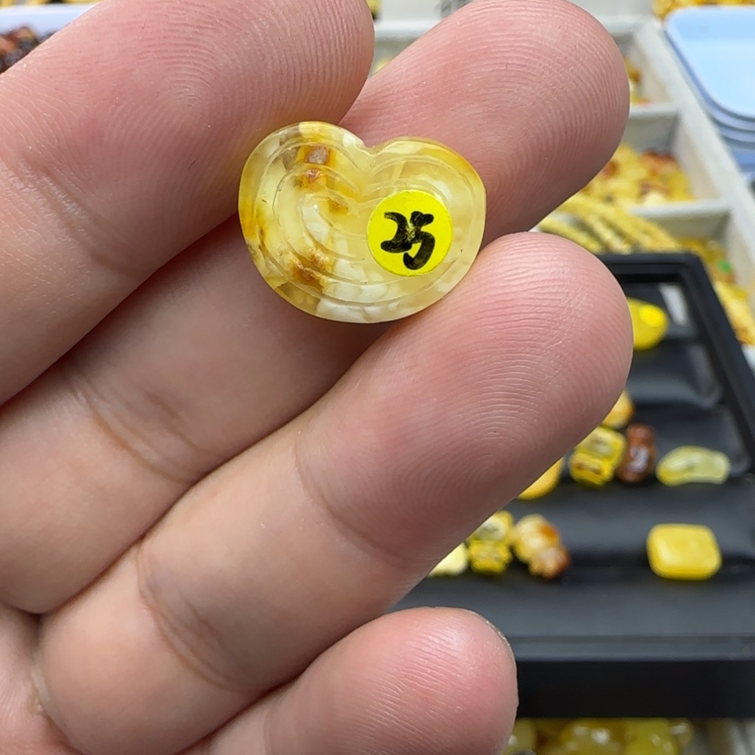 琥珀未镶嵌裸石0.99克微瑕新年福利