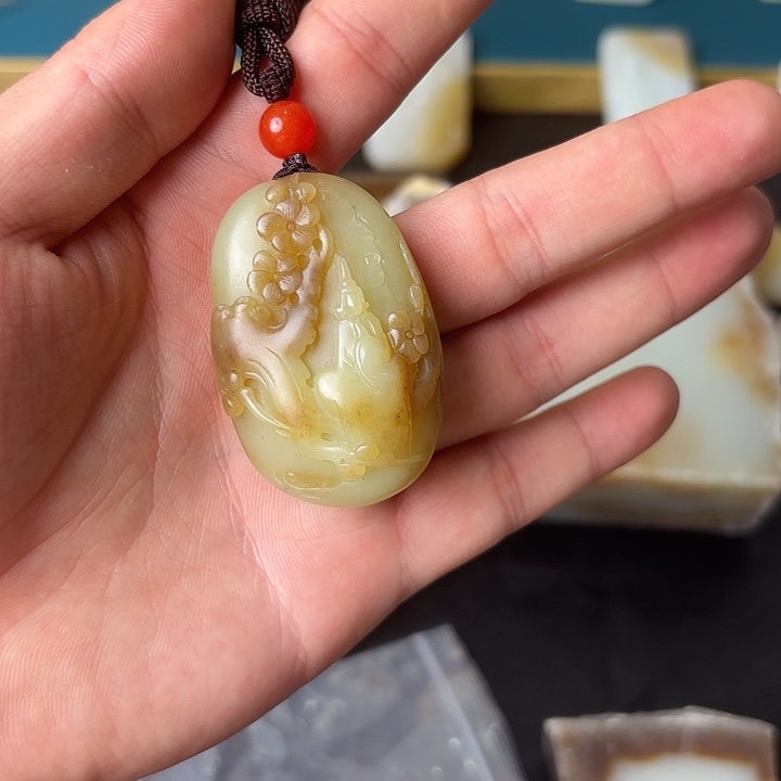 和田玉未镶嵌颈饰