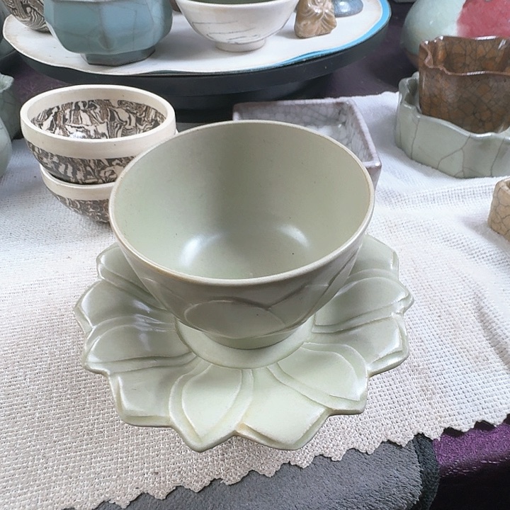 摆件?**香瓷器和陶瓷制品