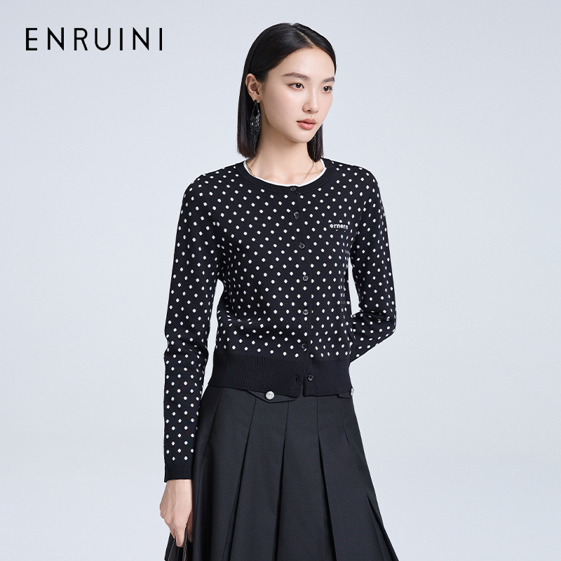 恩家秋新品上新波点气质时尚长袖毛针织衫圆领ESQZ7A299