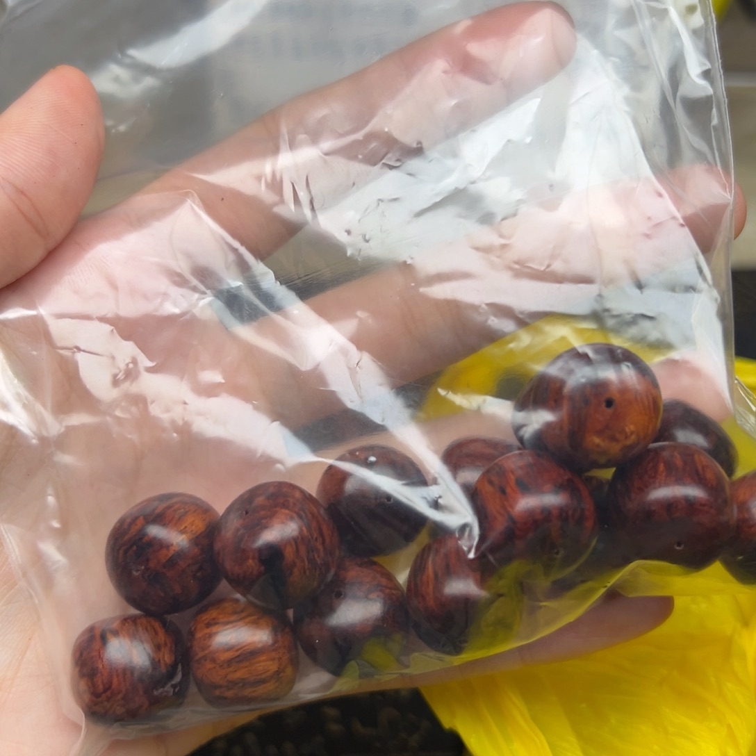 虎***威木红降1516老型散珠（瑕疵虫漏）88
