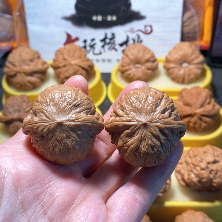 文玩核桃把件铁锤。精对 37 37