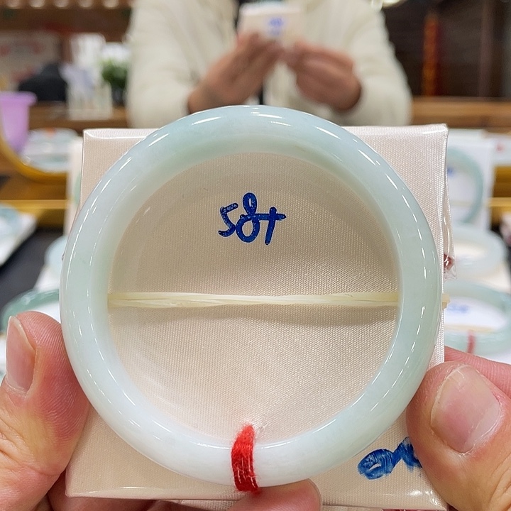 翡翠手镯未镶嵌兴****9翡翠