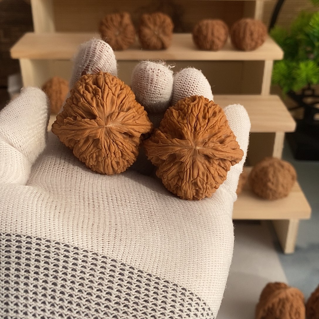 文玩核桃吊坠43尺南将石，全品