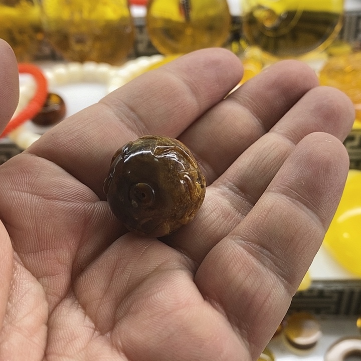 琥珀裸石未镶嵌阿*单珠