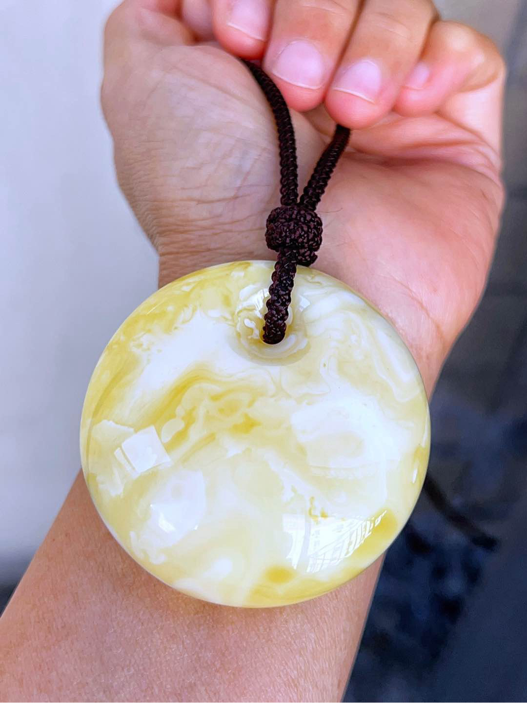 焦皮料瓷白花蜡公主扣吊坠