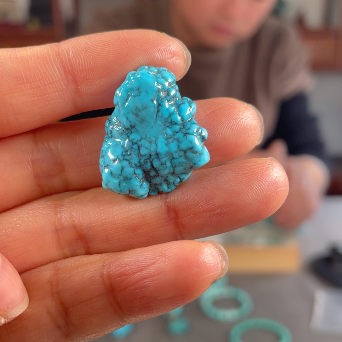 绿松石颈饰未镶嵌