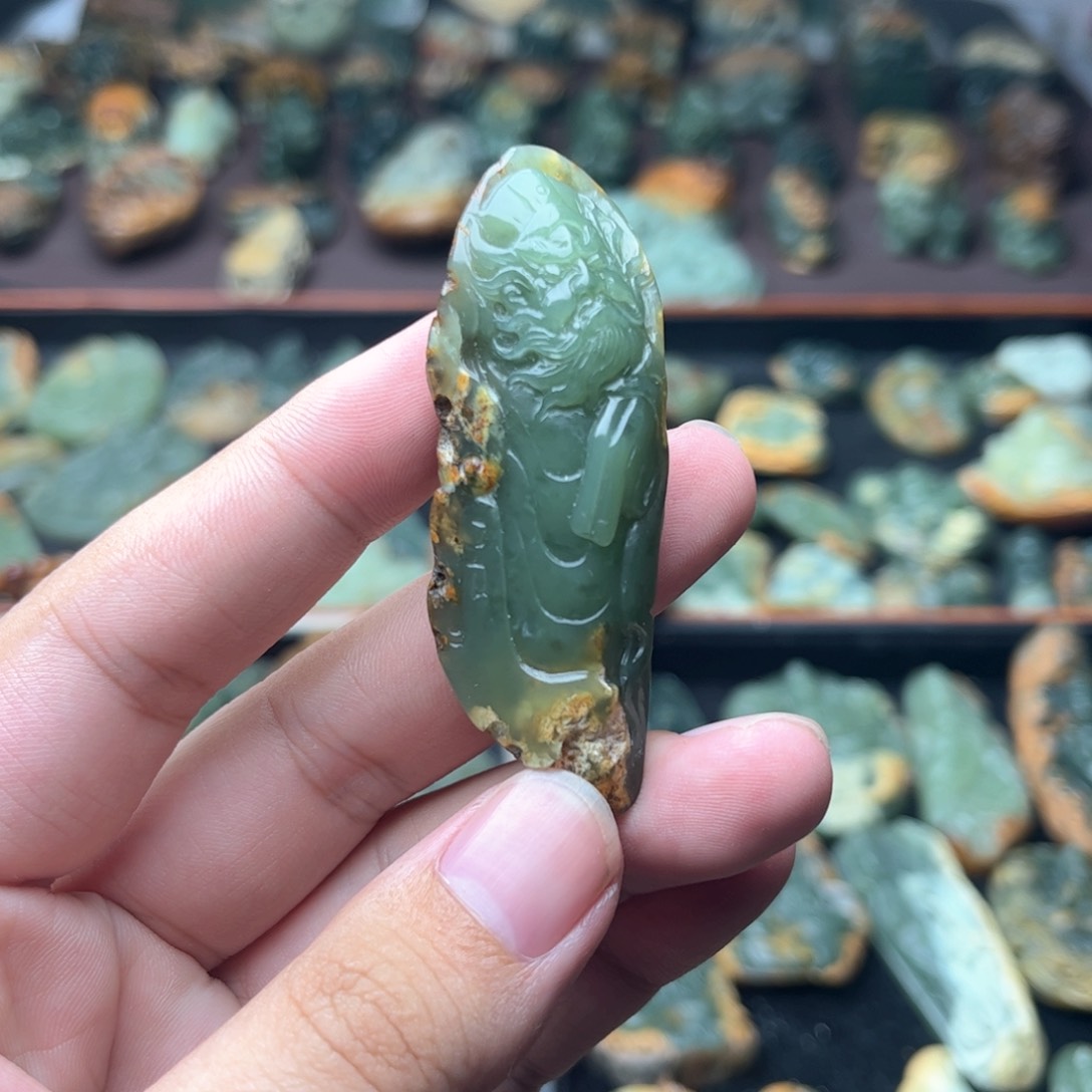 岫岩河磨玉（透闪石质玉）吊坠未镶嵌