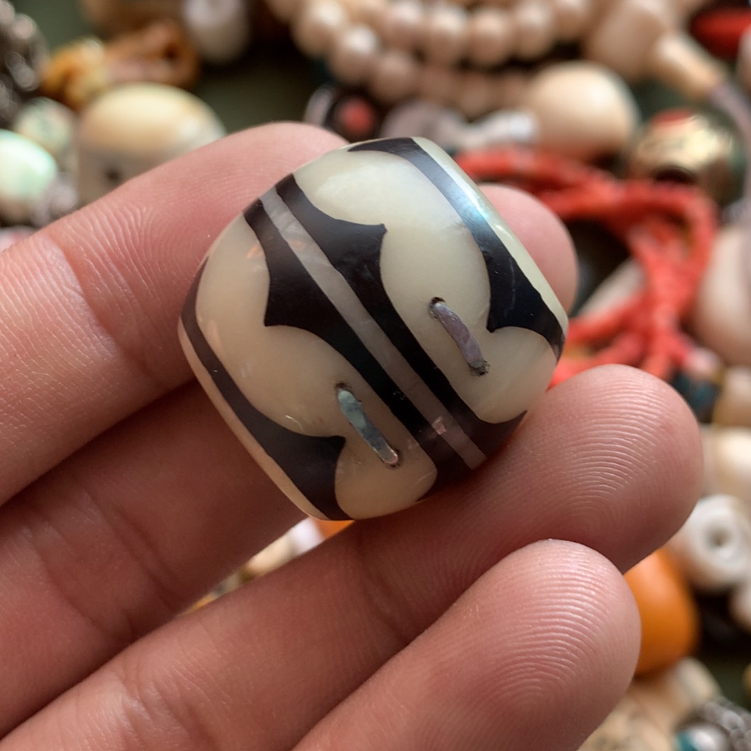 琉璃颈饰藏传小元素