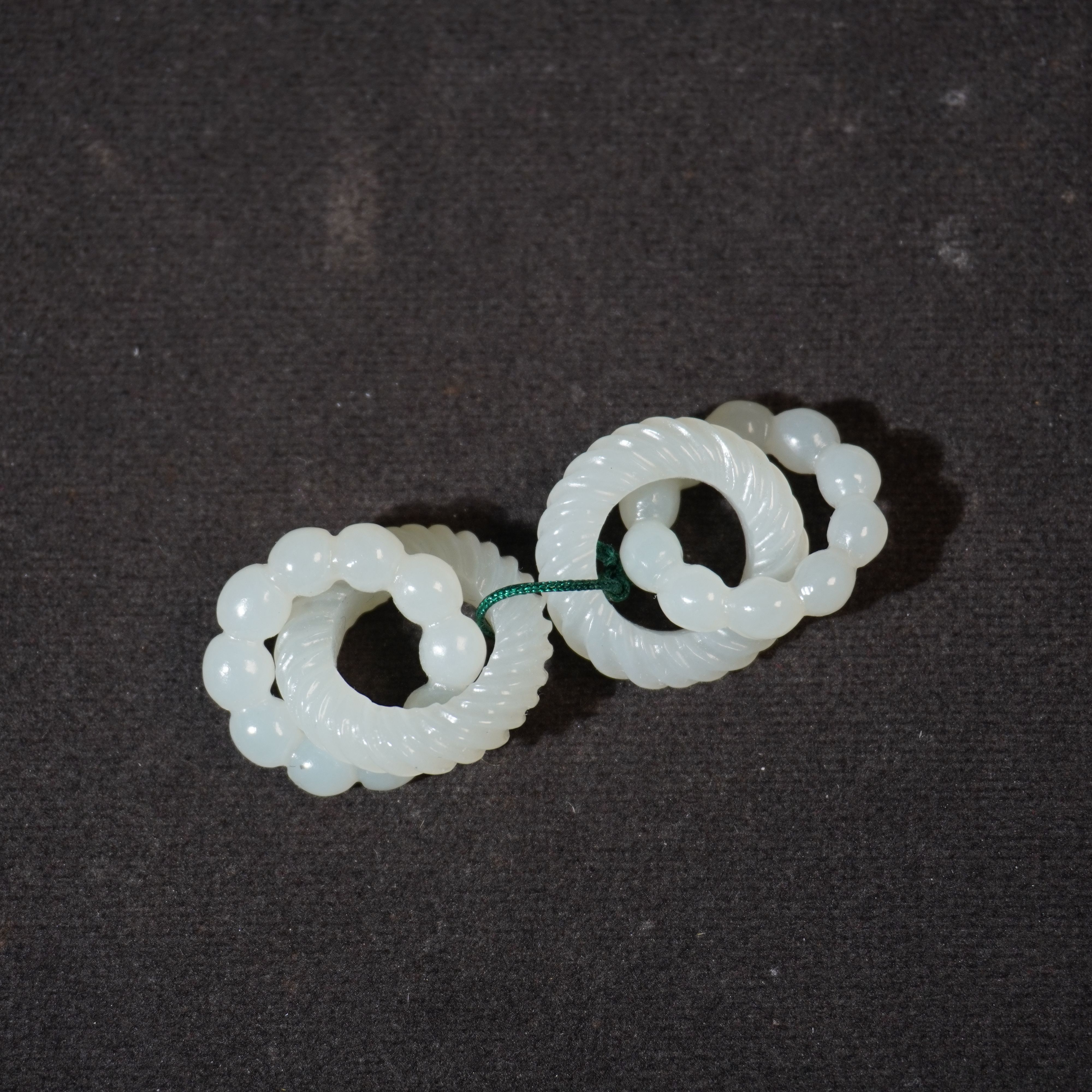 9SE14  清  和田玉绞丝耳坠一对