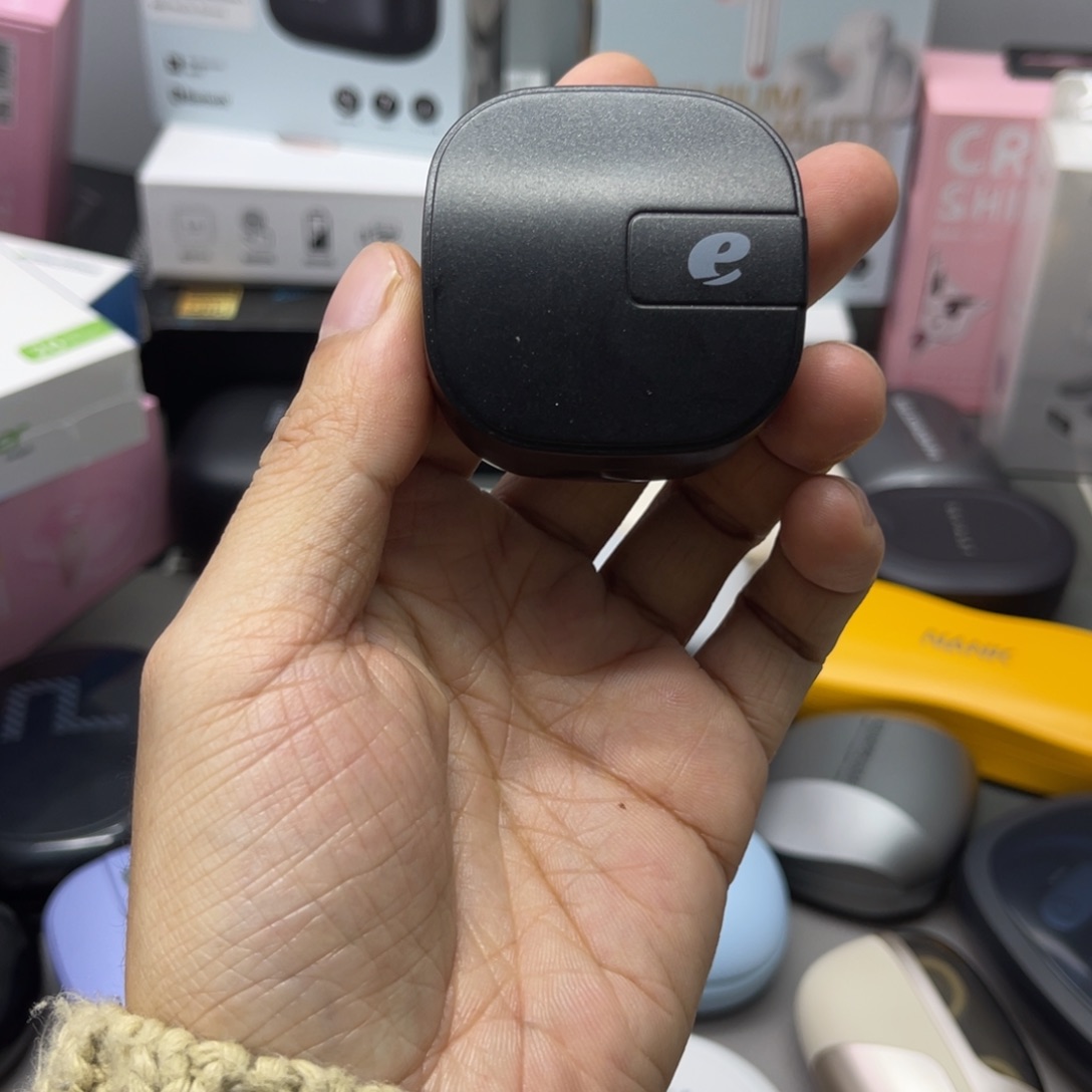 宏基豆豆黑色。    