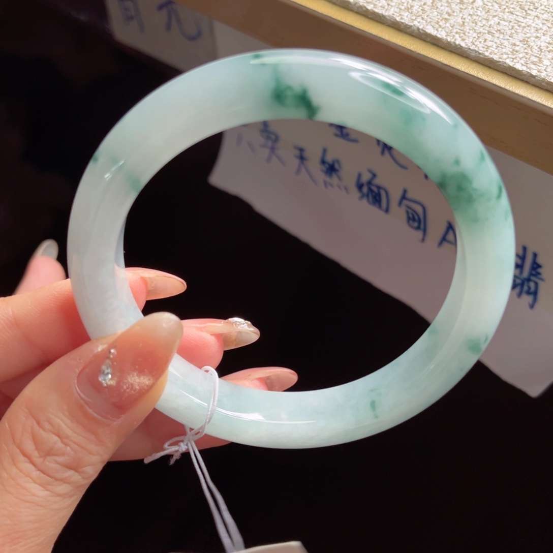 翡翠未镶嵌手镯手镯