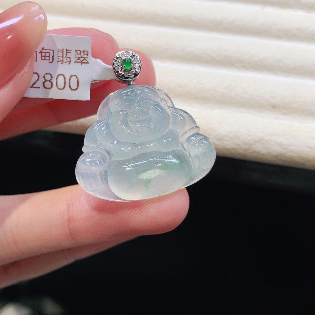 翡翠18K金镶嵌颈饰