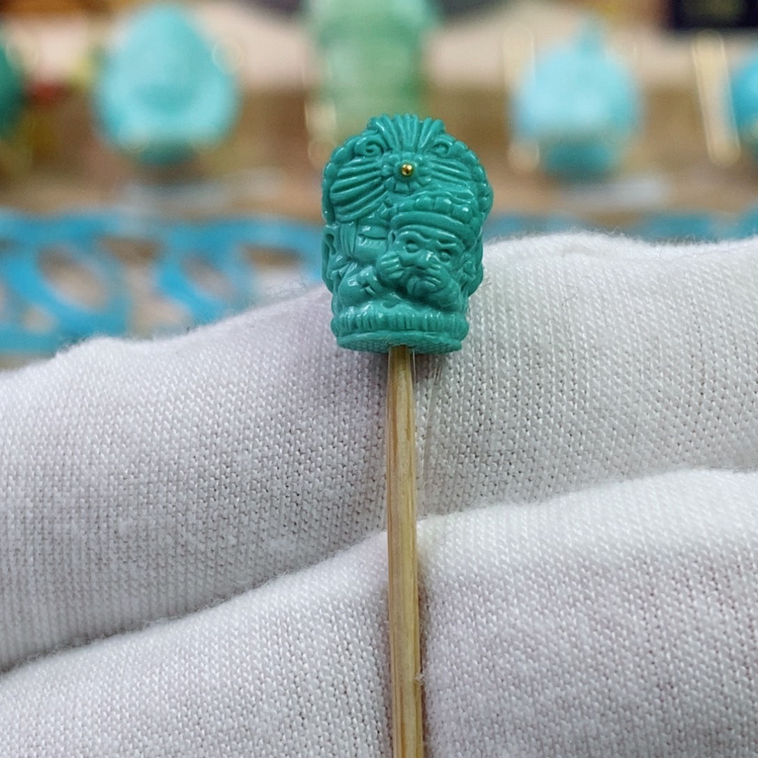 绿松石未镶嵌珠宝奇石