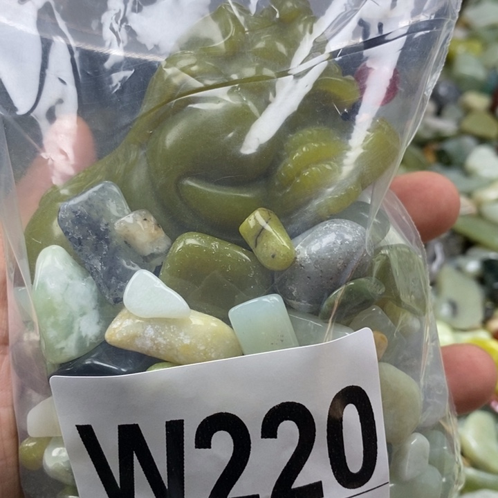 蛇纹石玉未镶嵌鱼缸石