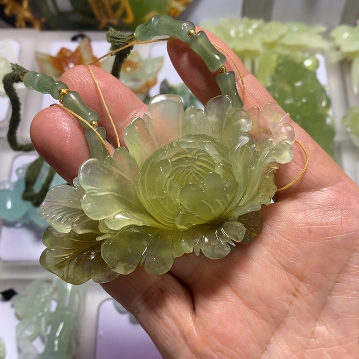 未镶嵌蛇纹石玉颈饰