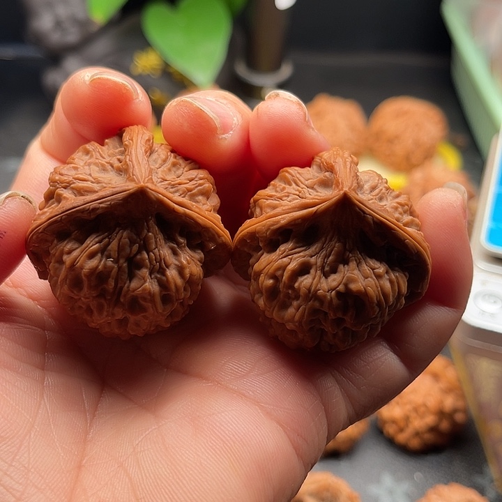 把件文玩核桃莲花三棱41