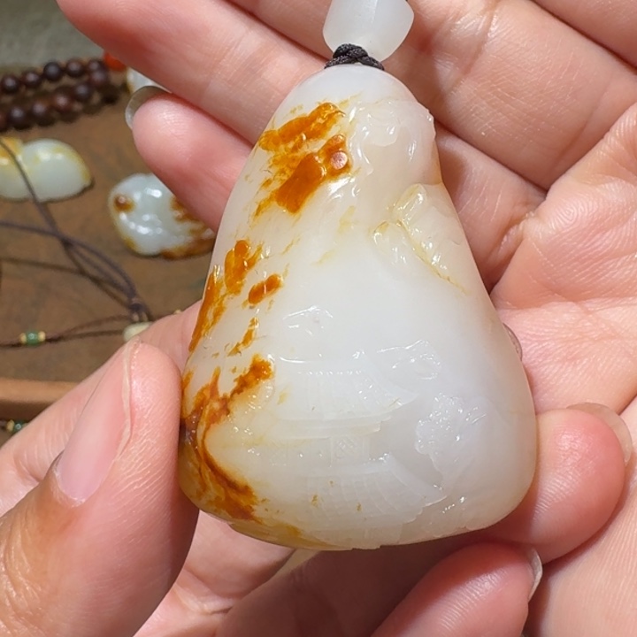 牛***神和田玉未镶嵌颈饰