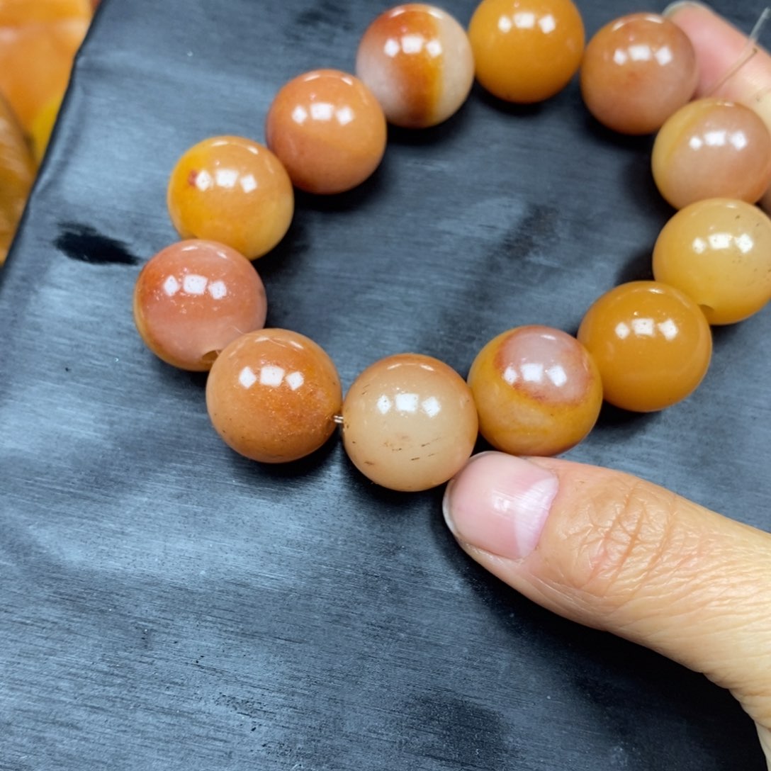 石英质玉（黄龙玉）颈饰未镶嵌