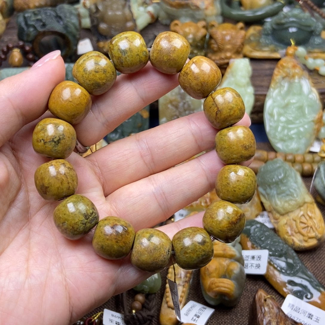 未镶嵌岫岩河磨玉（透闪石质玉）珠宝奇石