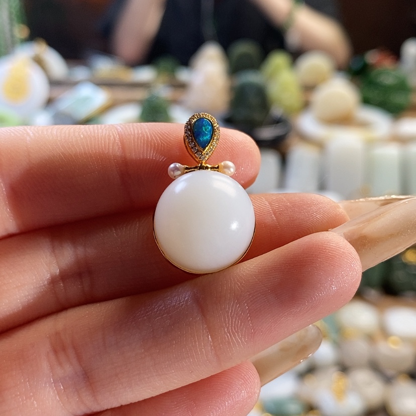 【闪购商品】和田玉吊坠18K金镶嵌