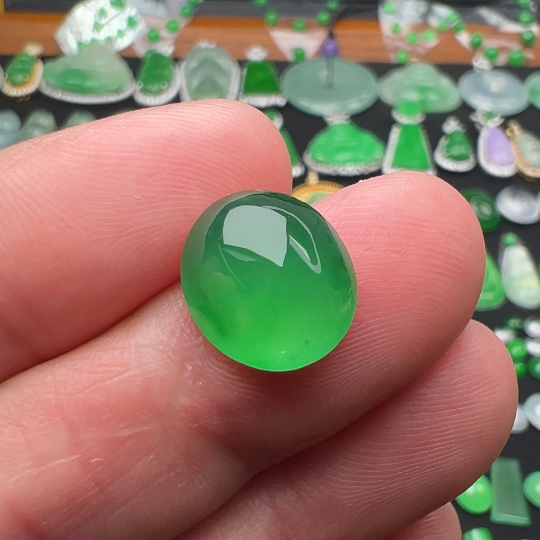 翡翠颈饰未镶嵌蛋面12.2