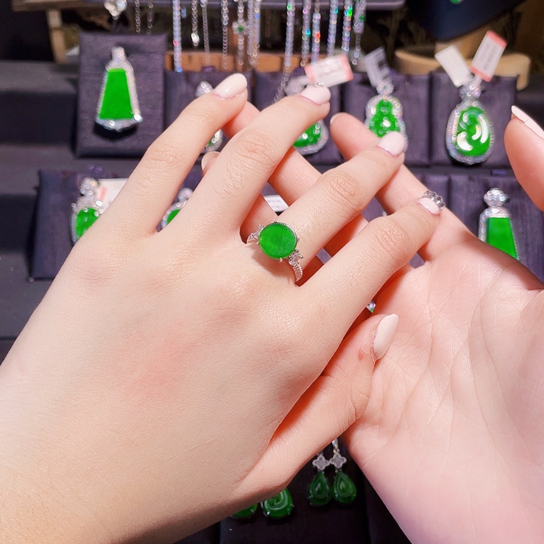 c***d翡翠银S925镶嵌戒指圆牌