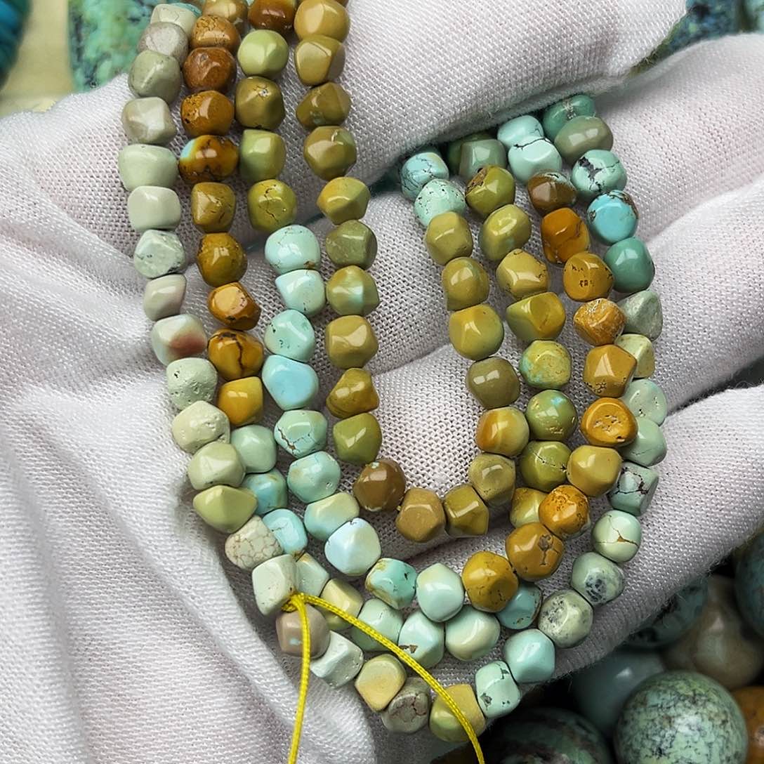 绿松石配饰未镶嵌