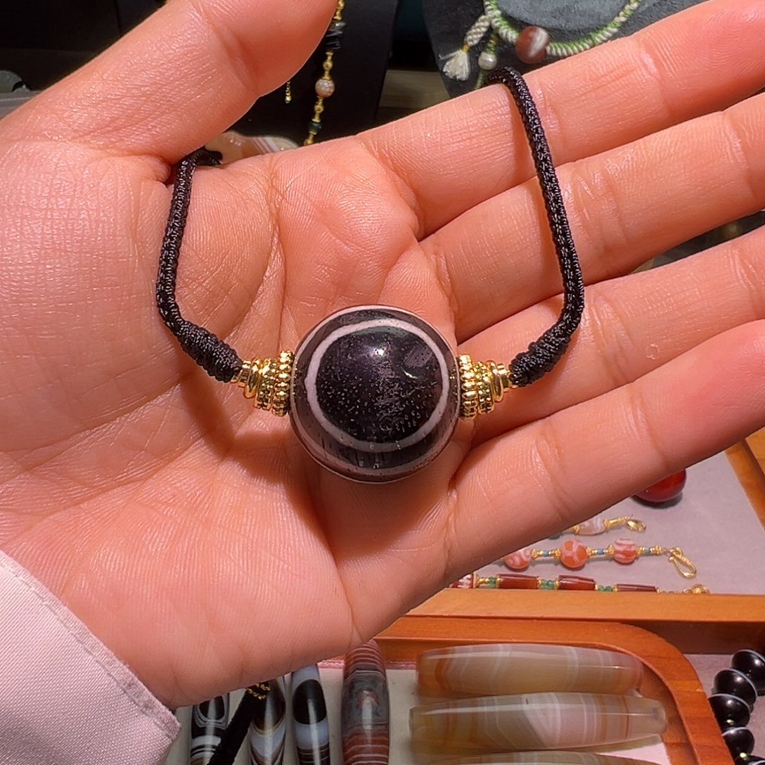 树脂制品邦提克锁骨链