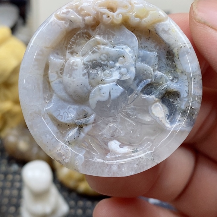 颈饰未镶嵌硅化珊瑚（珊瑚玉）