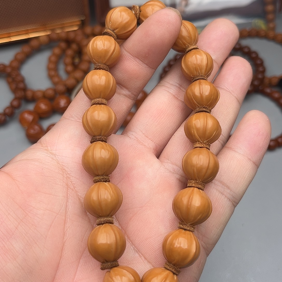 东***平吊坠猴头核桃铁盒手持全品5S