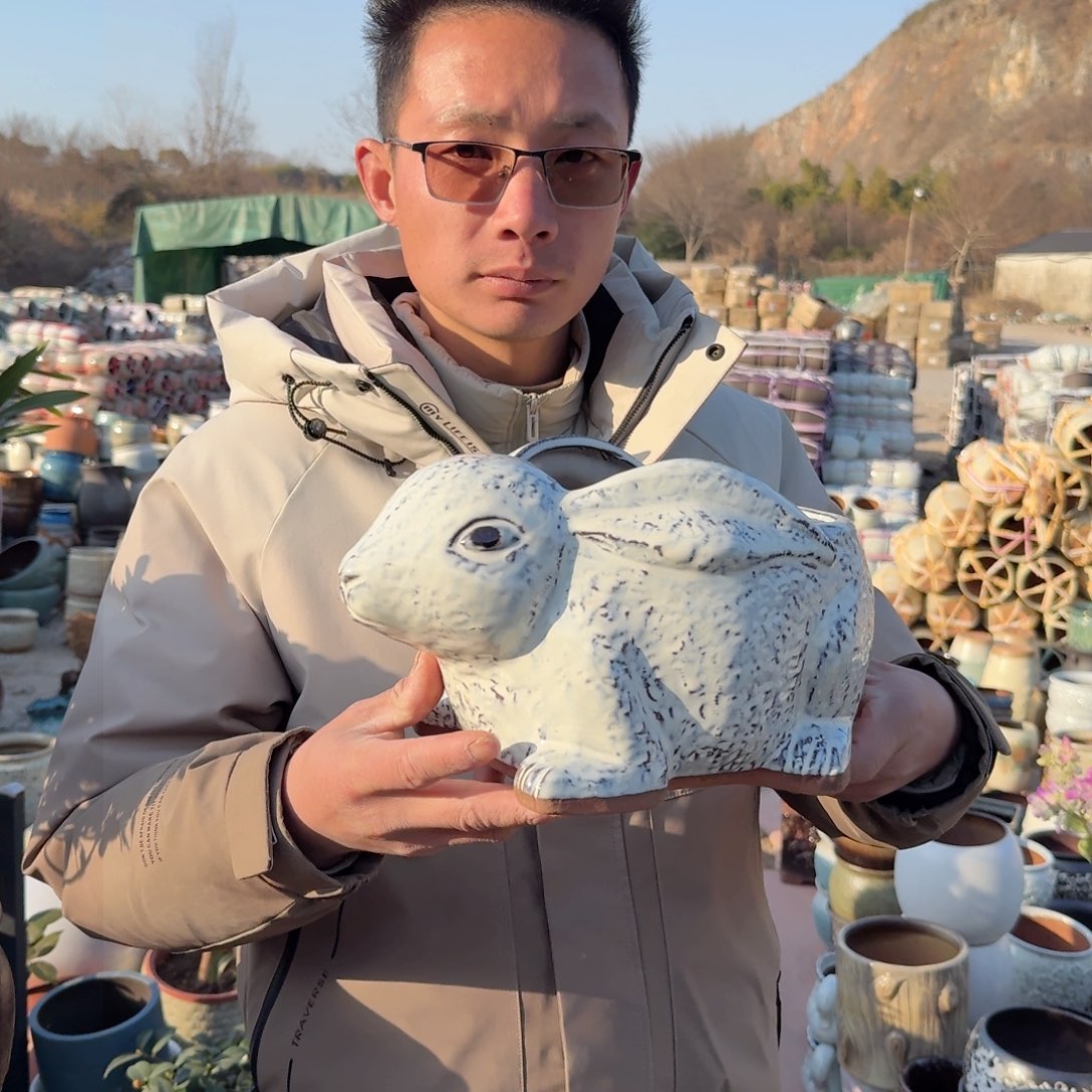 紫砂花盆兔子白色一个一个