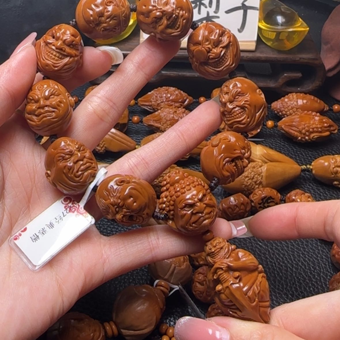 【闪购商品】橄榄核吊坠经典恶僧