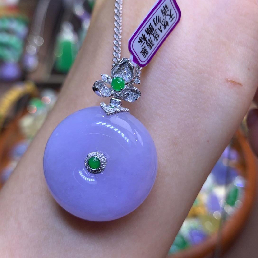 翡翠18K金镶嵌颈饰