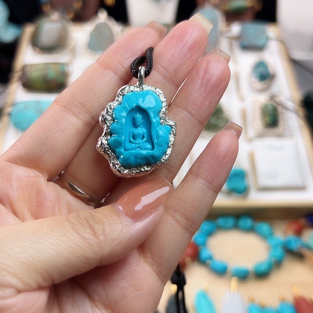 大***宝绿松石未镶嵌颈饰