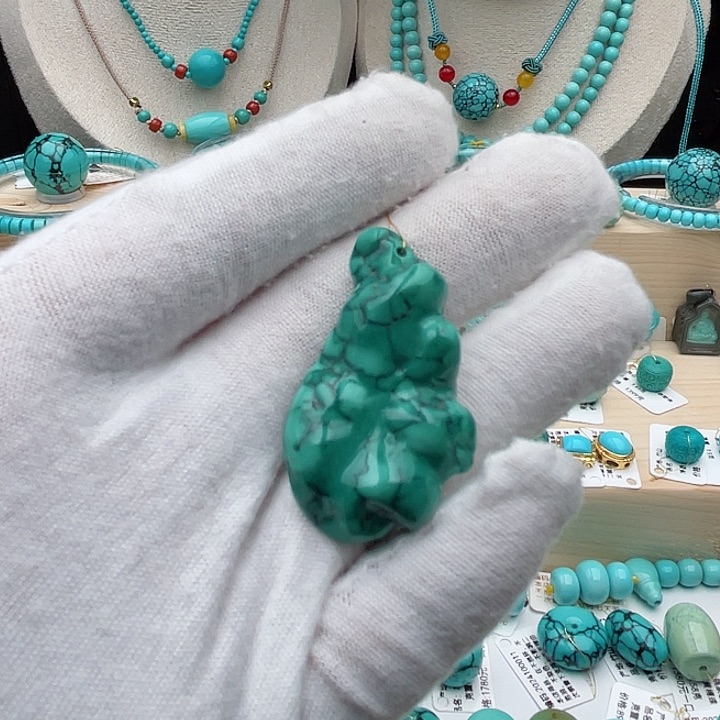 绿松石配饰未镶嵌