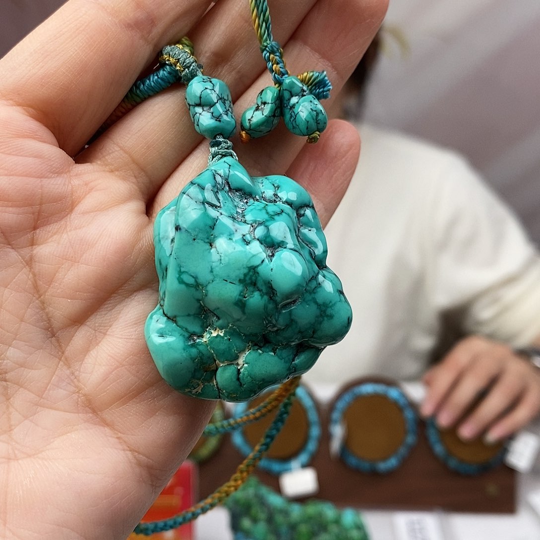 绿松石未镶嵌原矿