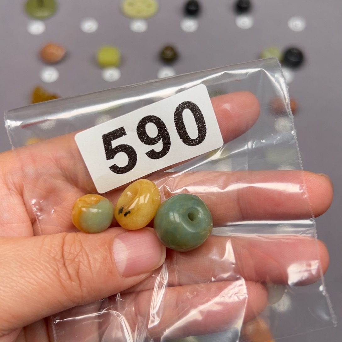 未镶嵌蛇纹石玉颈饰大*微瑕不退不换