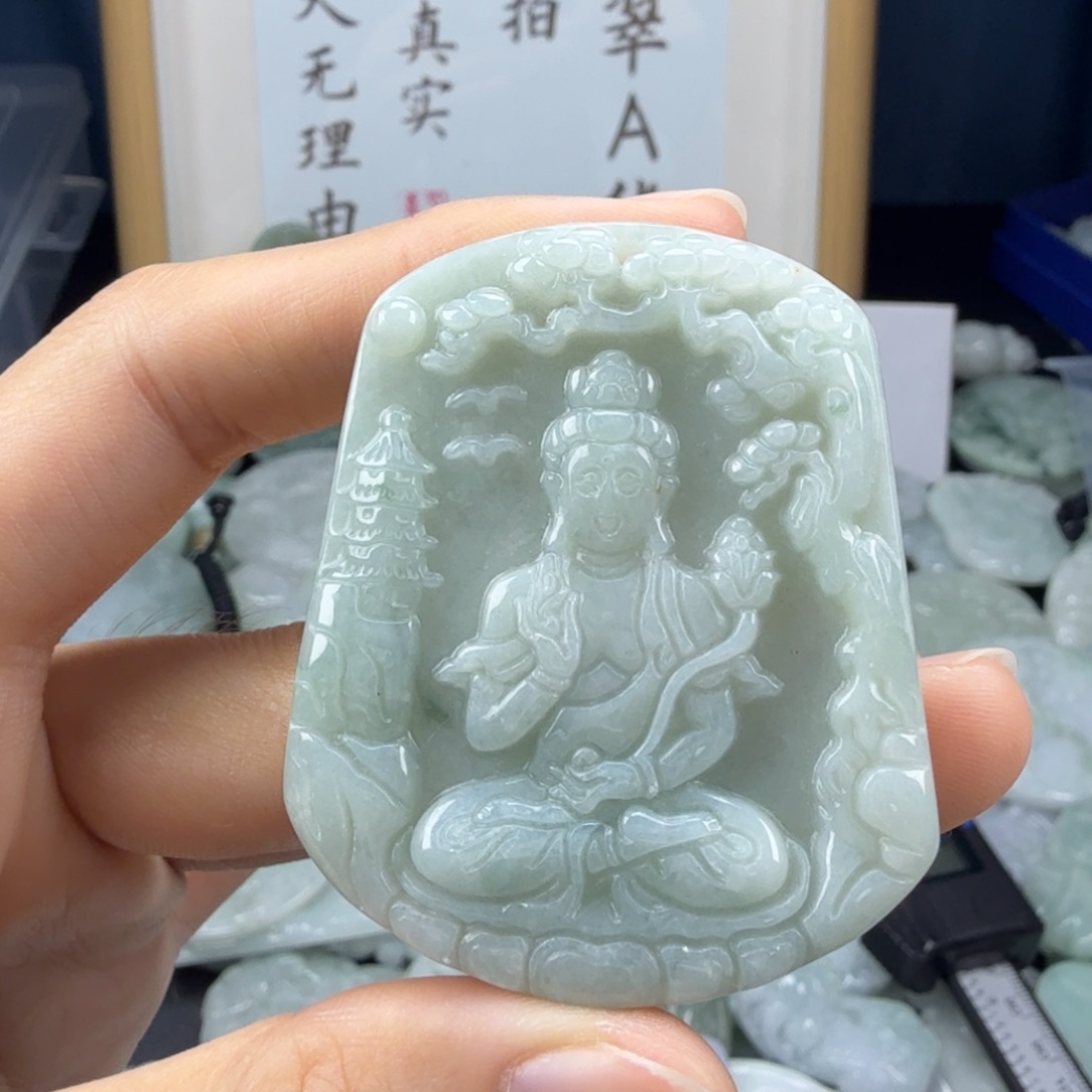 翡翠未镶嵌颈饰翡翠