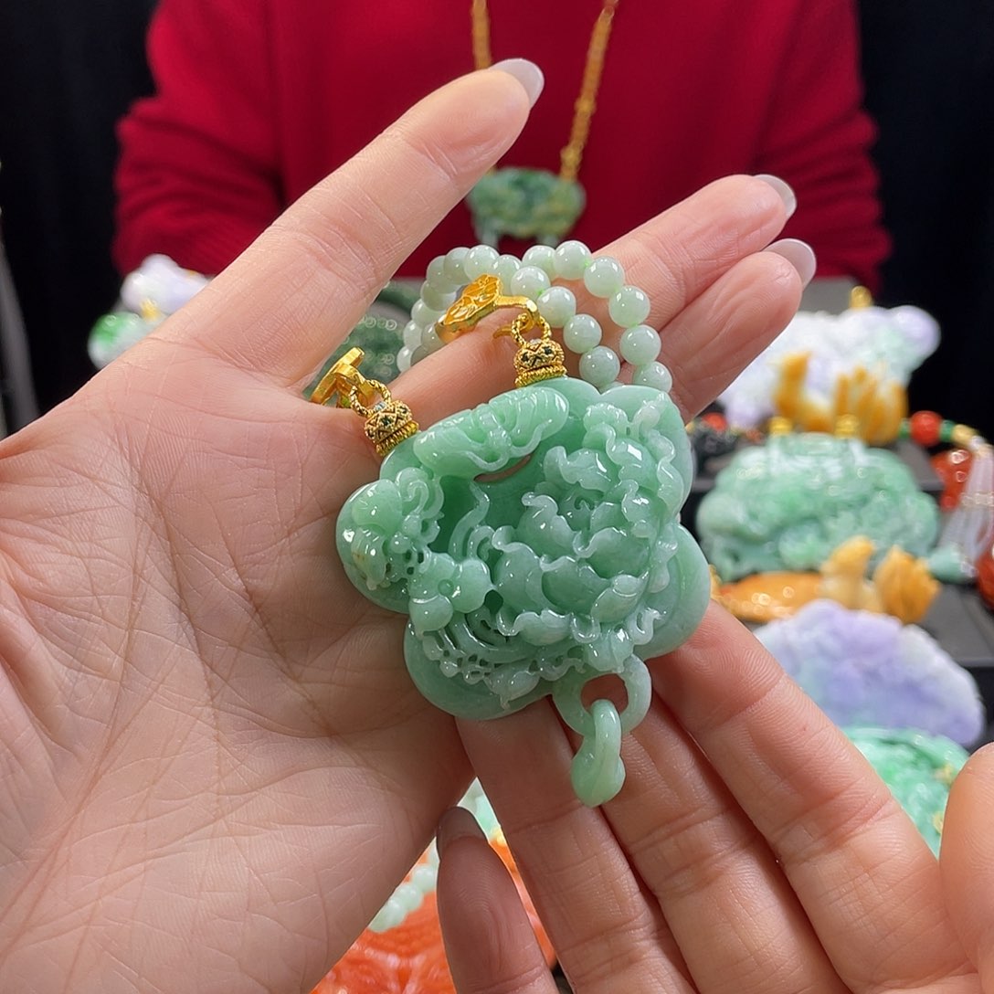 翡翠颈饰未镶嵌代编织