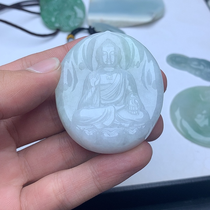 翡翠颈饰未镶嵌5*度